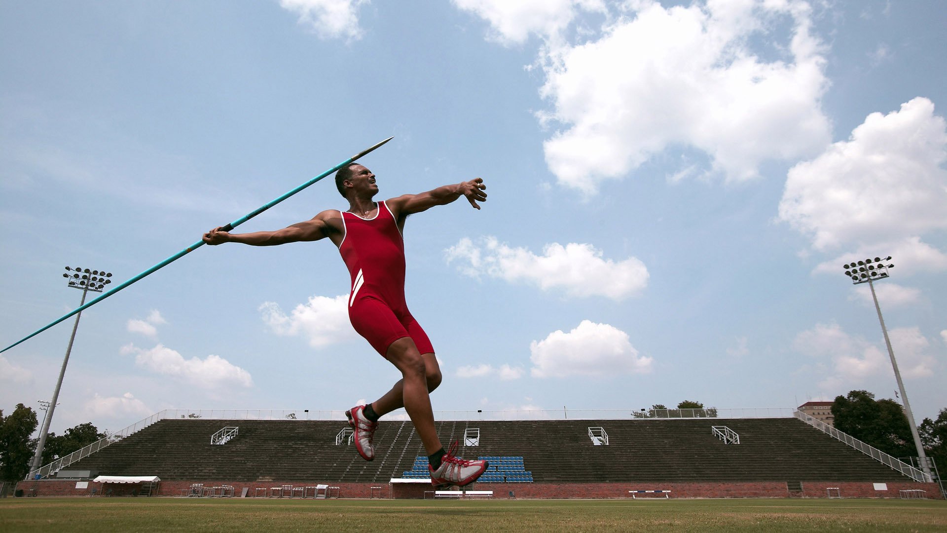 AYX官网-凯蒂·莱德基800米自由泳决赛表现惊艳，莱德基自由泳 水下视频